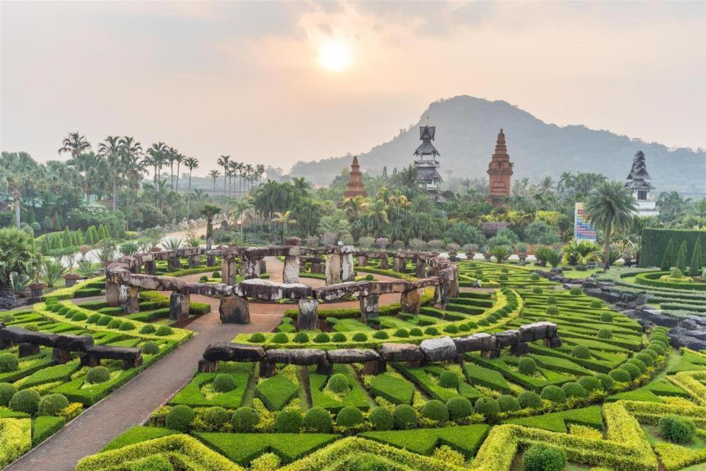 The Aam Resort Bang Sare Bagian luar foto