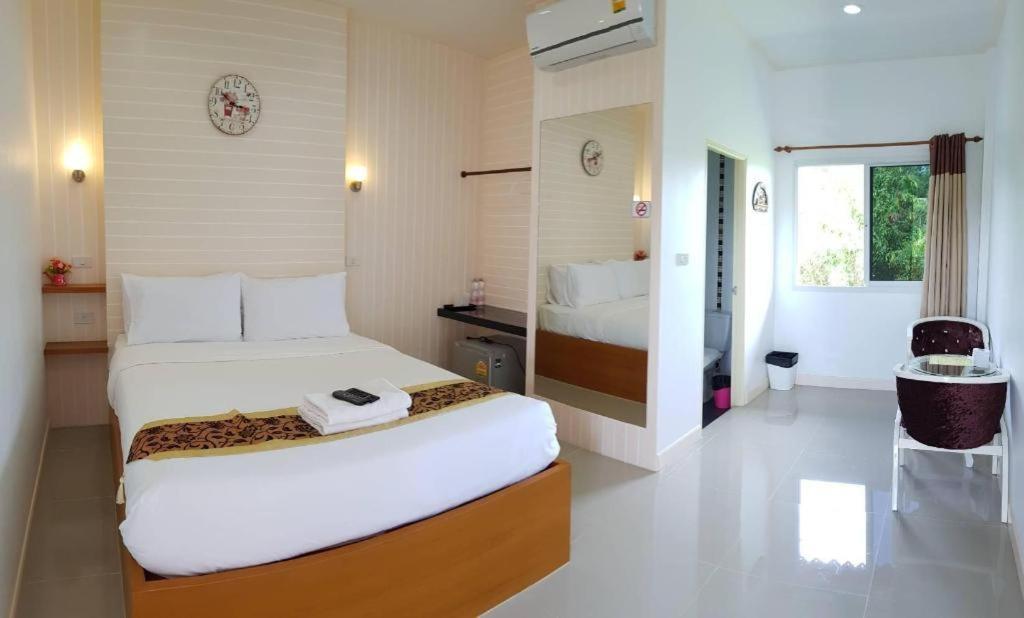 The Aam Resort Bang Sare Bagian luar foto