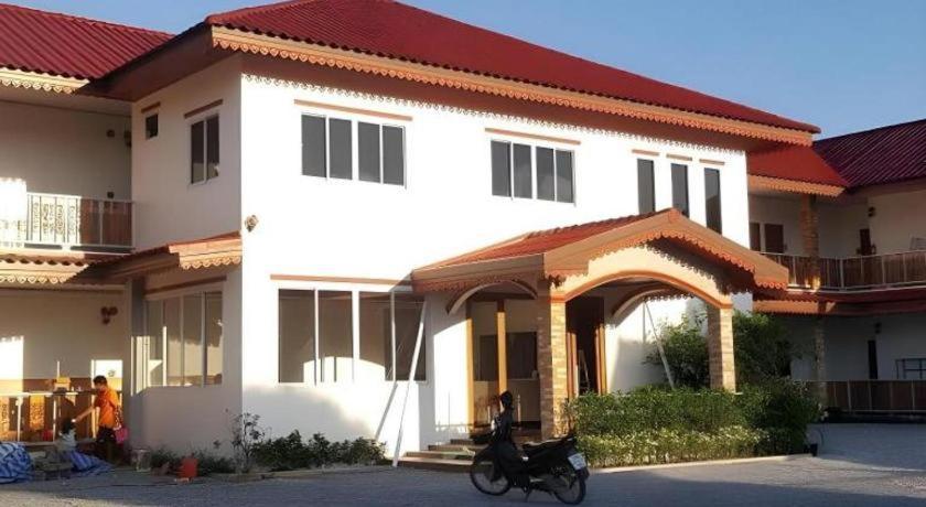 The Aam Resort Bang Sare Bagian luar foto